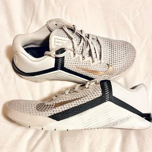 Women’s 9 Nike Metcon 6 Lifting Shoes